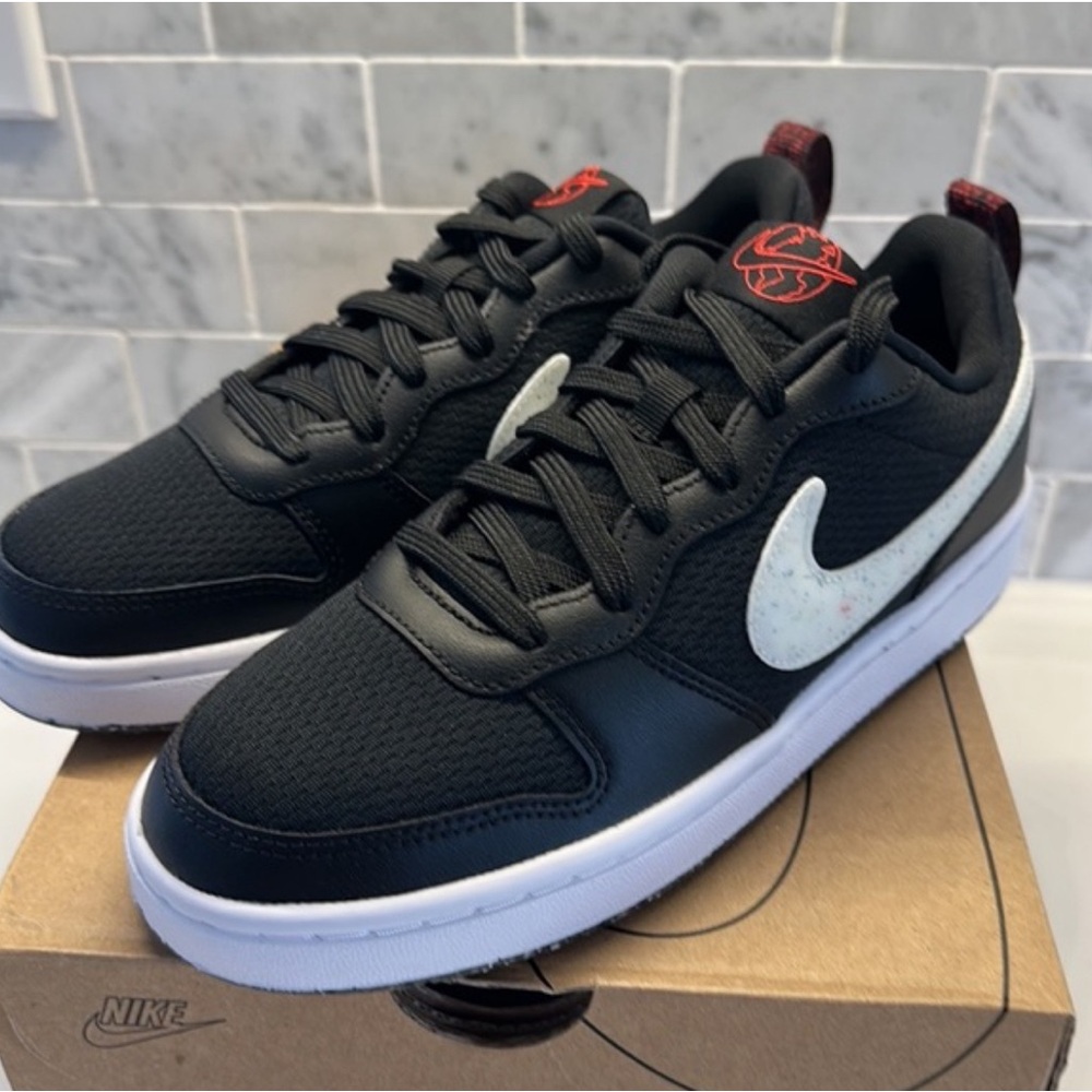 Nike Court Borough Never Worn